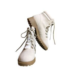 JellyPop‎ Cream Ultra Suede Lace up Boots- New without Tags Womens 8